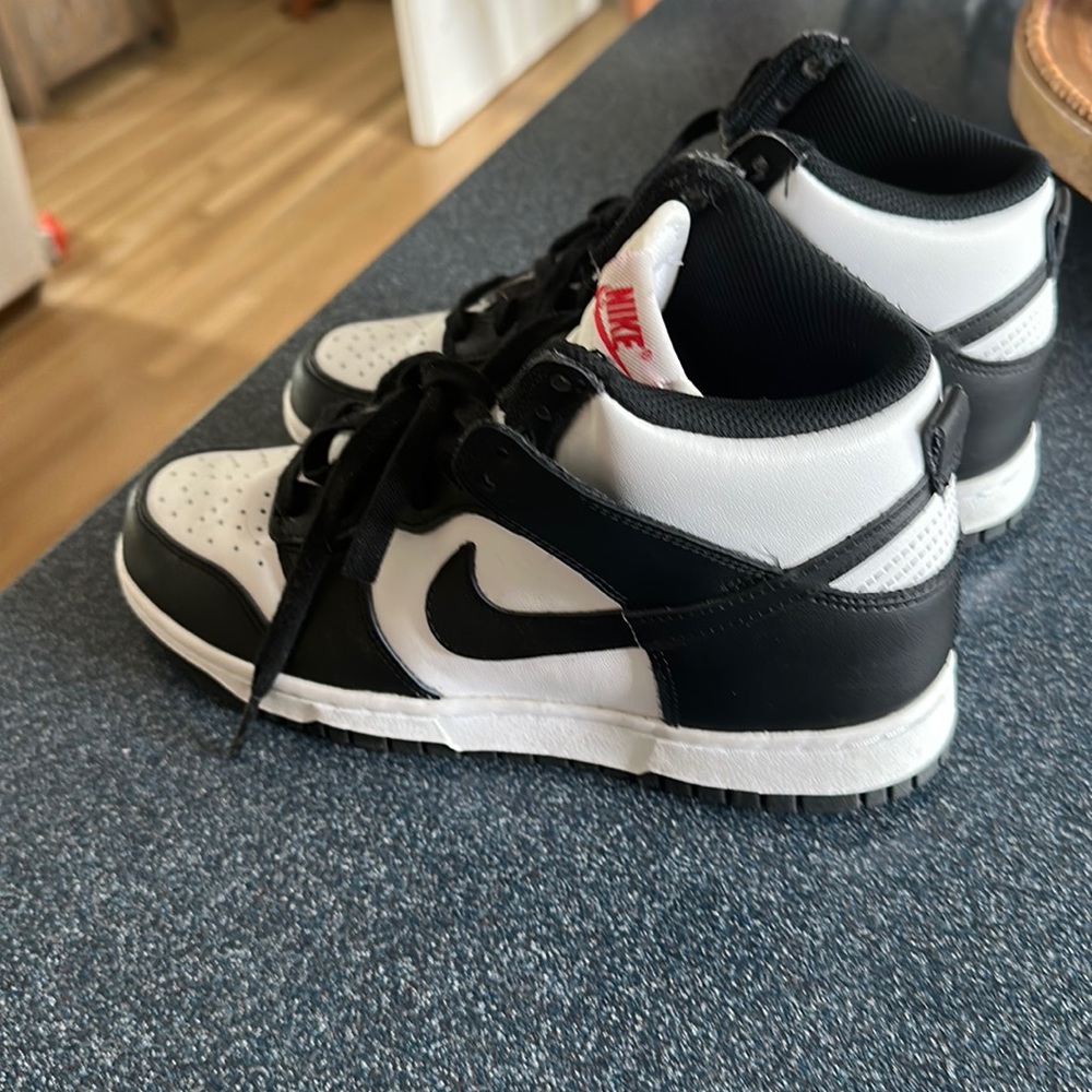 Nike high too panda dunks